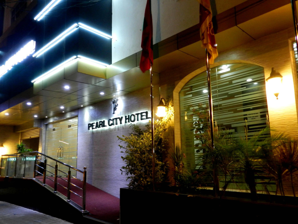 Pearl City Hotel
