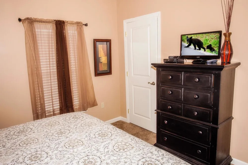 Cedar Lodge 404