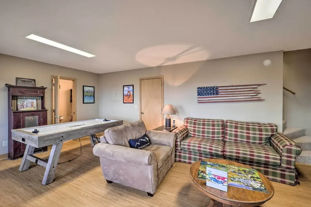 Deck + Million Dollar Views: Beech Mountain Cabin