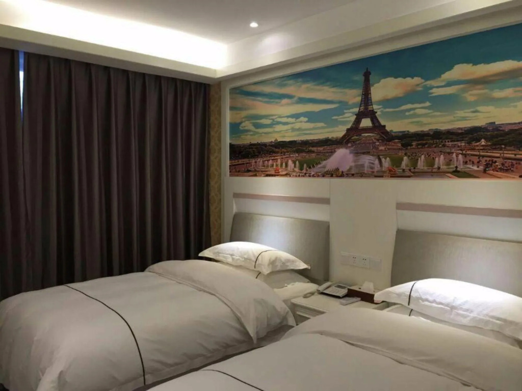 Yiwu Baide Theme Hotel