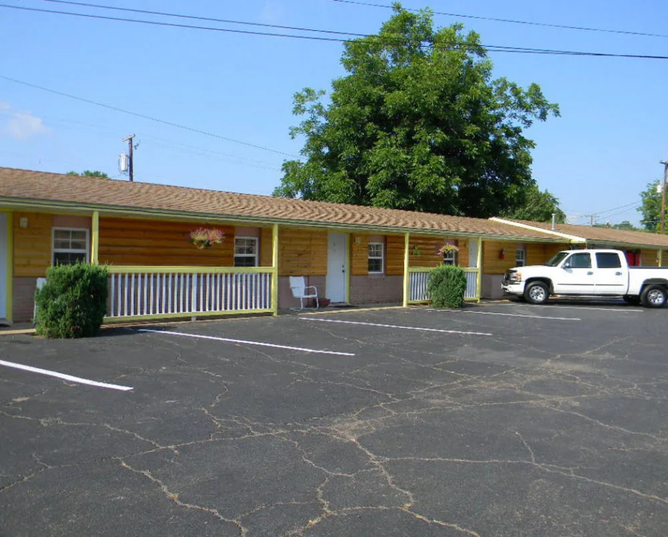 Little Shamrock Motel A1