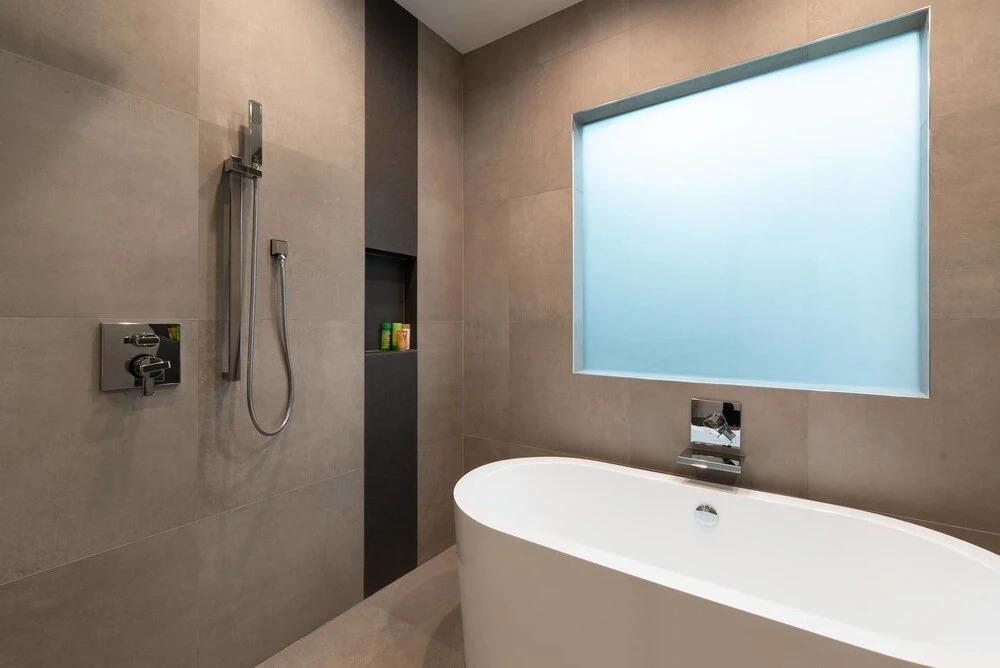 Bright and Spacious 2bdr With Stunning Views