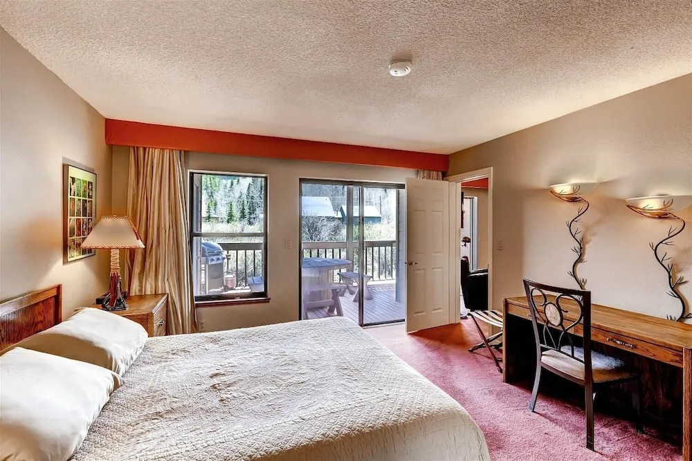 Mountainside Snowview Condo : Cool Frisco Location