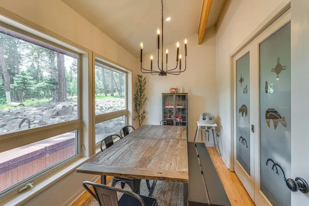 Stylish, Serene Angel Fire Cabin w/ Hot Tub!