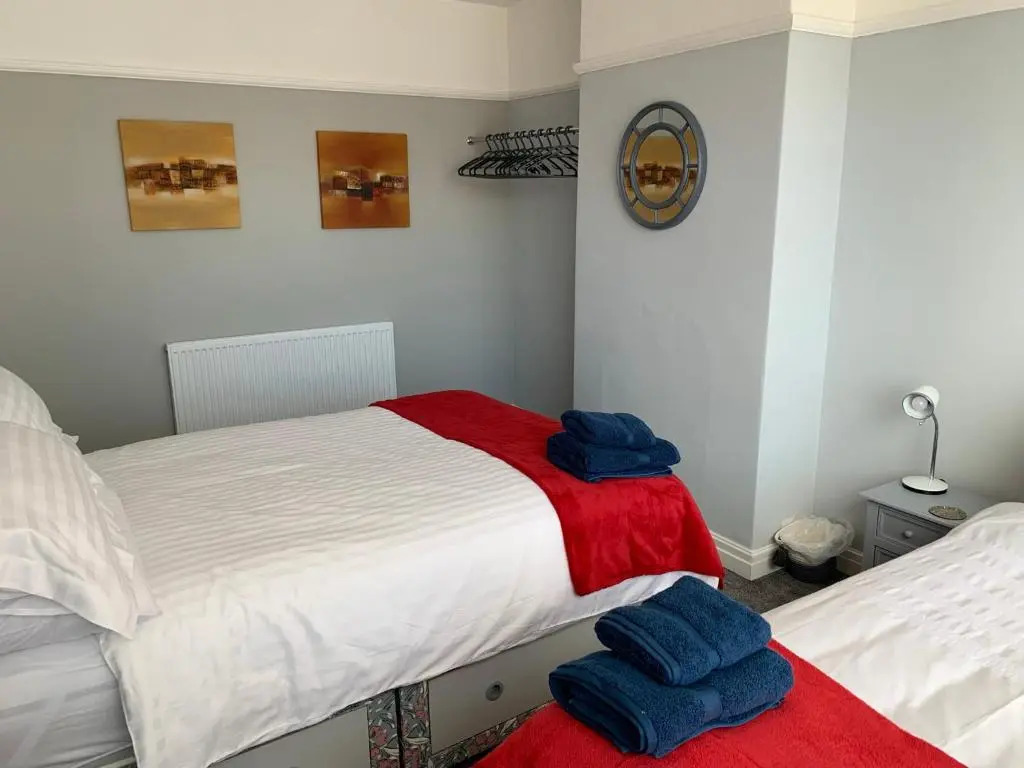 Modern fully refurbished 3 bedroom home