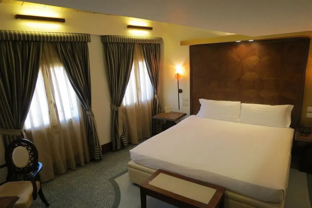 Venice Roulette Hotel