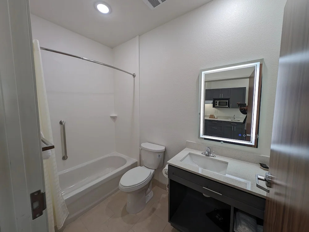 Texas Bungalows Hotel and Hotel Que at i35 Austin Pflugerville