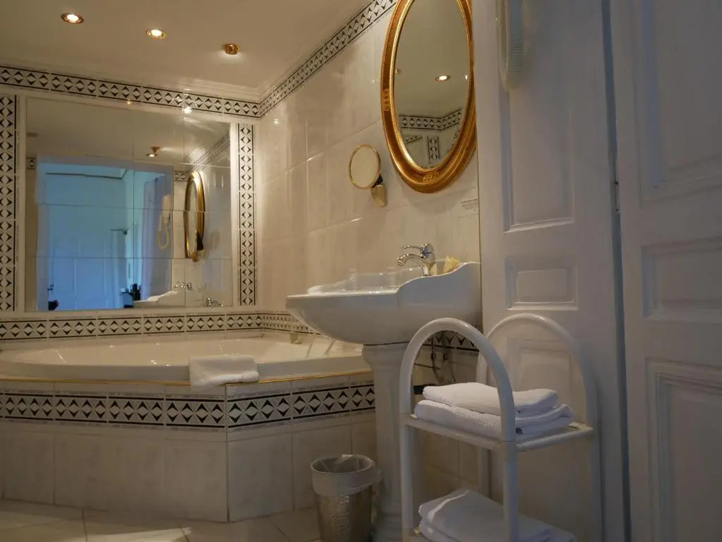 Hotel Du Parc - Manoir Du Baron Blanc