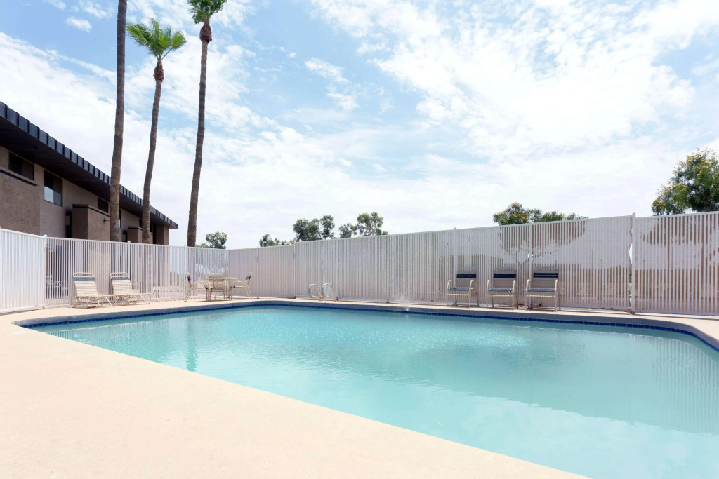Rodeway Inn & Suites Chandler - Phoenix South I-10