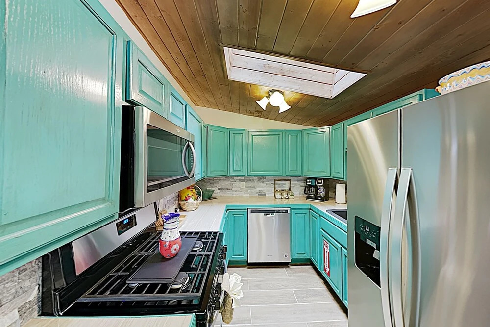 New Listing! Casa Bella: 2-unit Southwest 7 Bedroom Duplex
