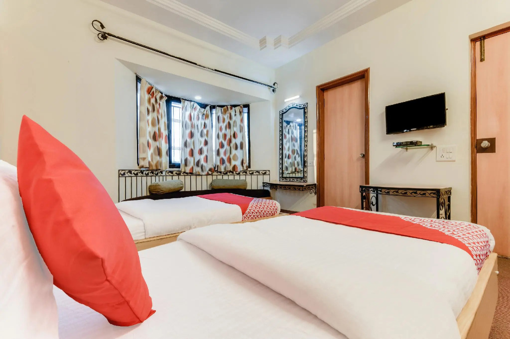 OYO 10416 Hotel Arts Executive