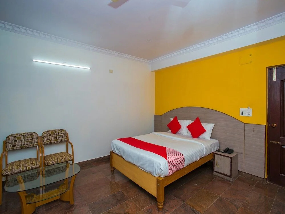OYO 16123 Chandana Deluxe