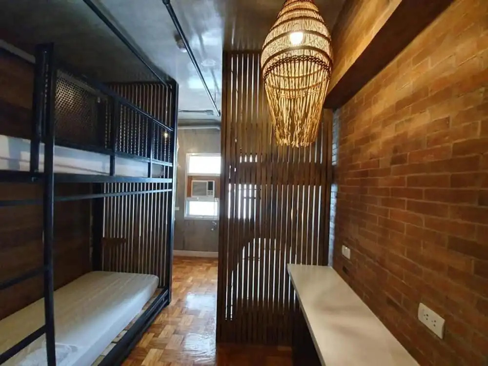 CONNECTOR Hostel