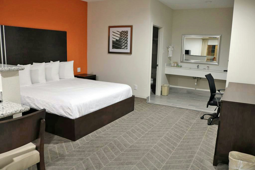 Scottish Inn & Suites - IAH Airport