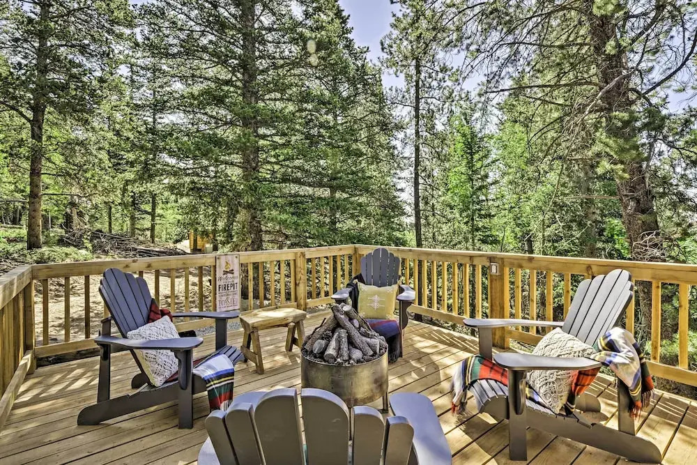 Spacious Fairplay Retreat w/ Hot Tub & Fire Pit!