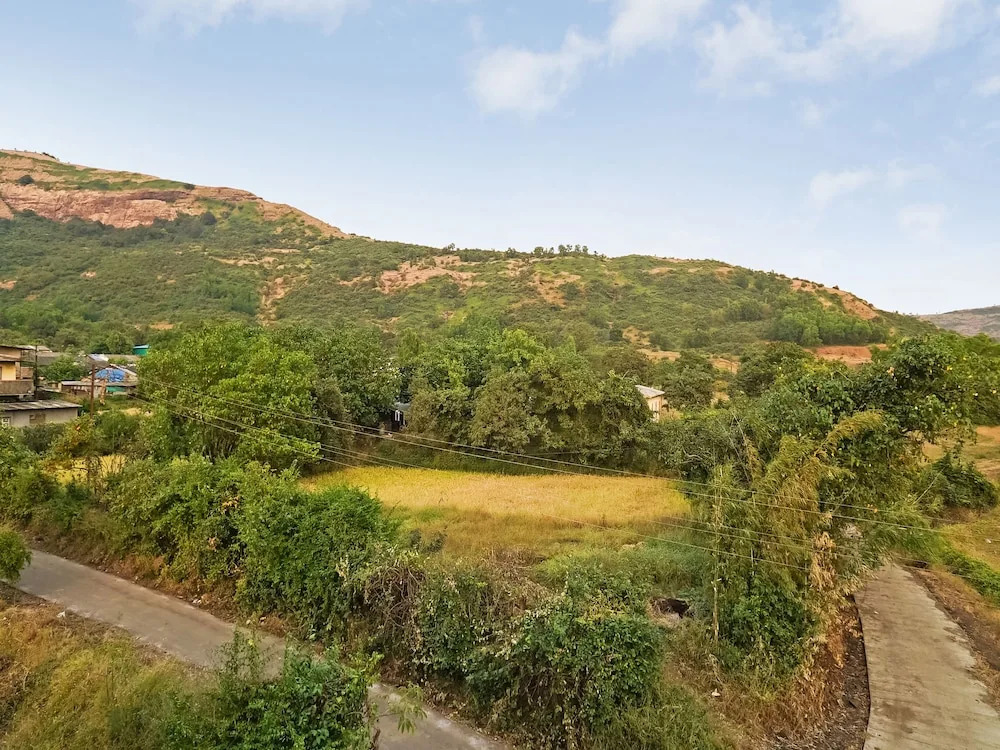OYO 19578 Home Mountain View 3BHK Lonavala