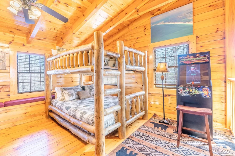 Comfort Cabin Bearway To Heaven w Private Hot Tub