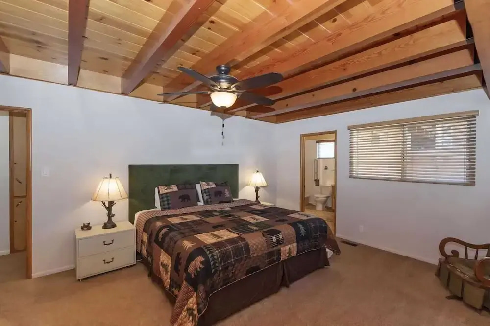 Sleeps 23 2 Homes, Lakefront, Private Dock, Hot Tub, Game Room, Swingset, View