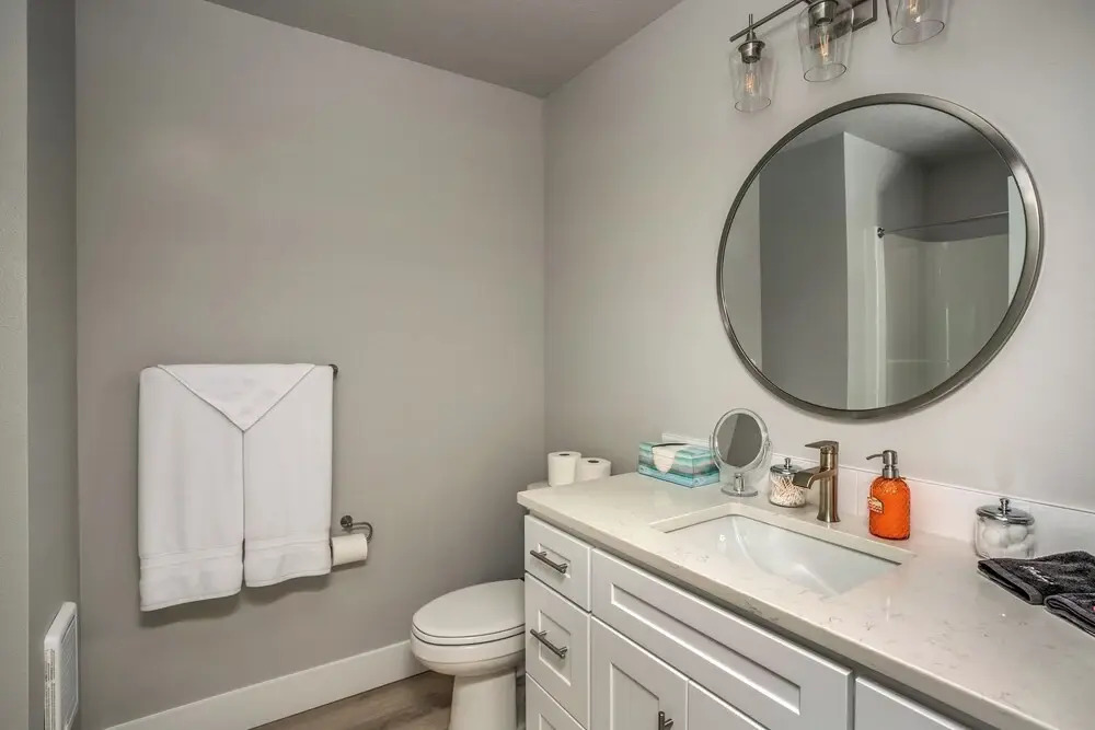 River & Marina View: Hammond Townhome w/ Hot Tub