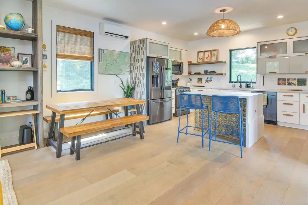Rooftop Deck, Sweeping Views: Chic Home in Brevard