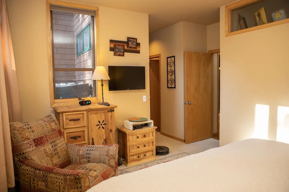 1934 Soda Springs 3 Bedroom Condo by RedAwning