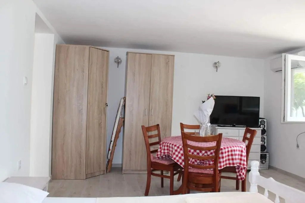 Seaside apartments and rooms