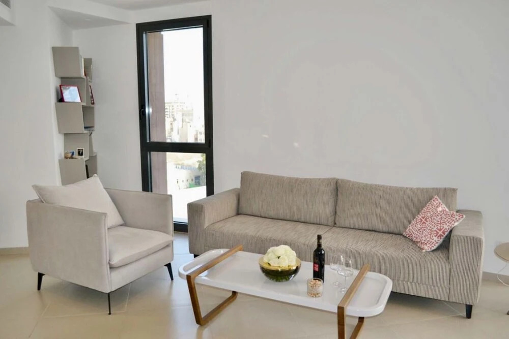 Beautiful Apt Design Pkg included TL13