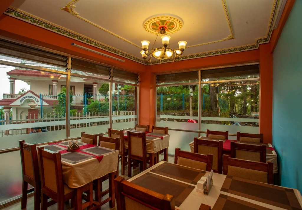 Hotel Cirrus by Oyo Rooms