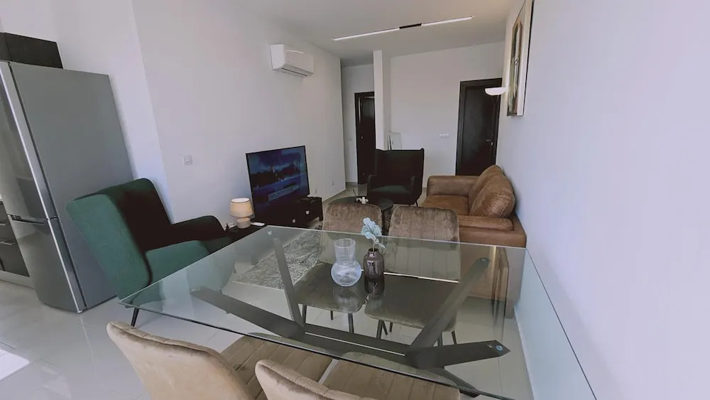 104 NIC - 501 Stay Cosmo City Suite