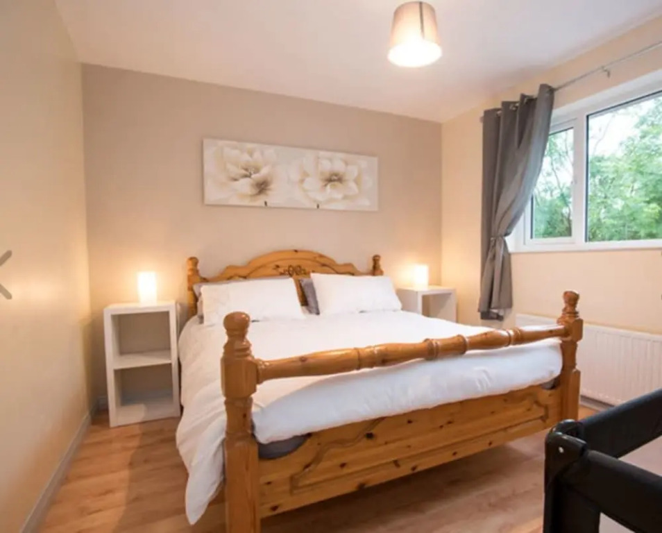 3-bed House in Clonmany With Panoramic Hillside Se