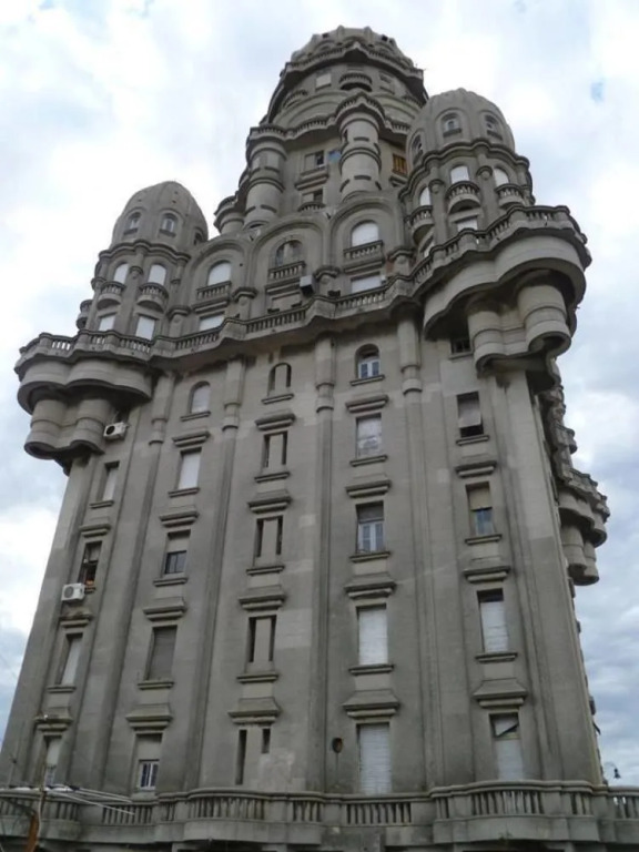 Salvo Apartments