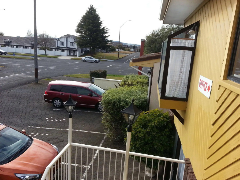 Ace Motor Lodge