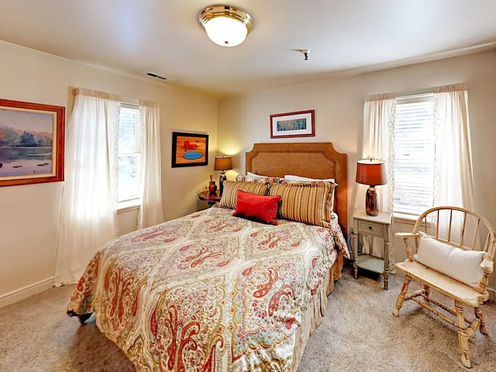 Woodside Unit #3B - 3 Br Condo