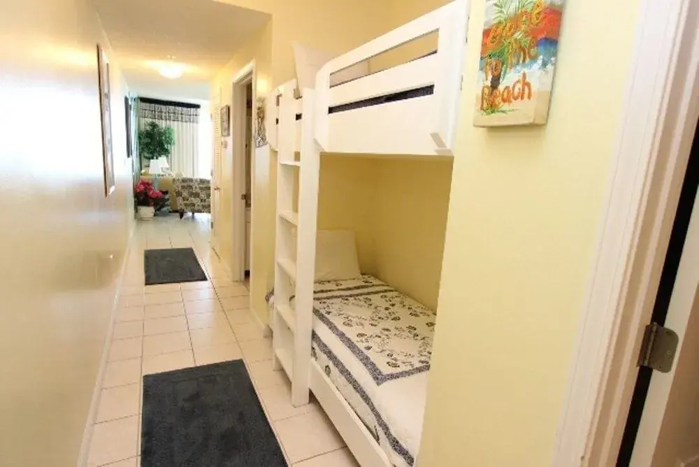 Majestic Sun 409A - 1 Br condo by RedAwning