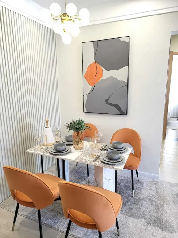 leo residence