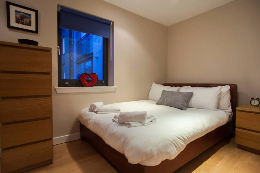 1 Bedroom West End Apartment