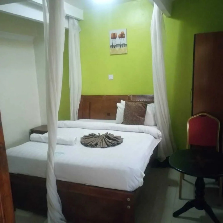 Royal Palm Hotel And Suites