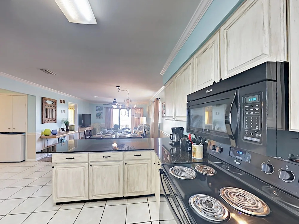 Coastal  In Orange Beach 2 Bedroom Condo
