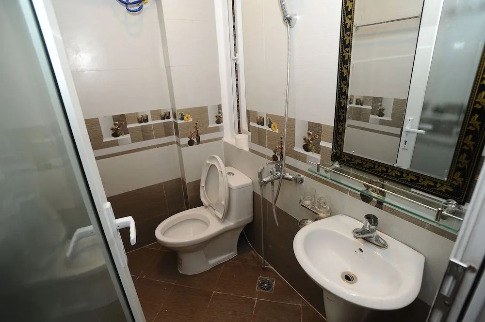 Ruby Lakeview homestay
