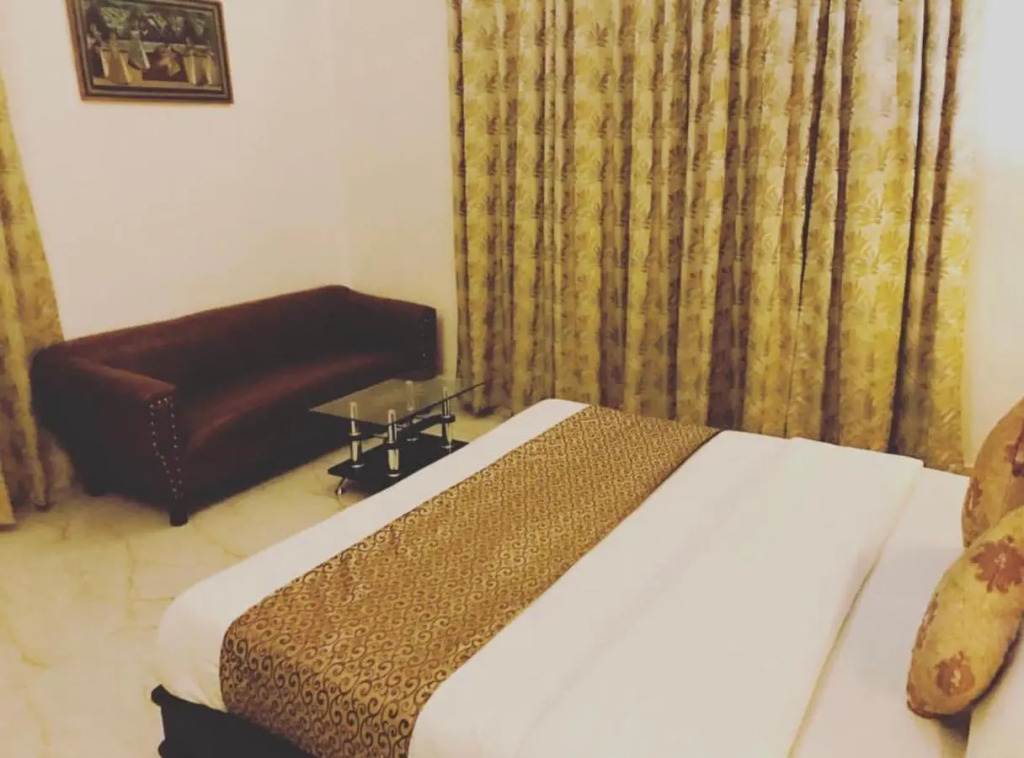 Hotel Navrang