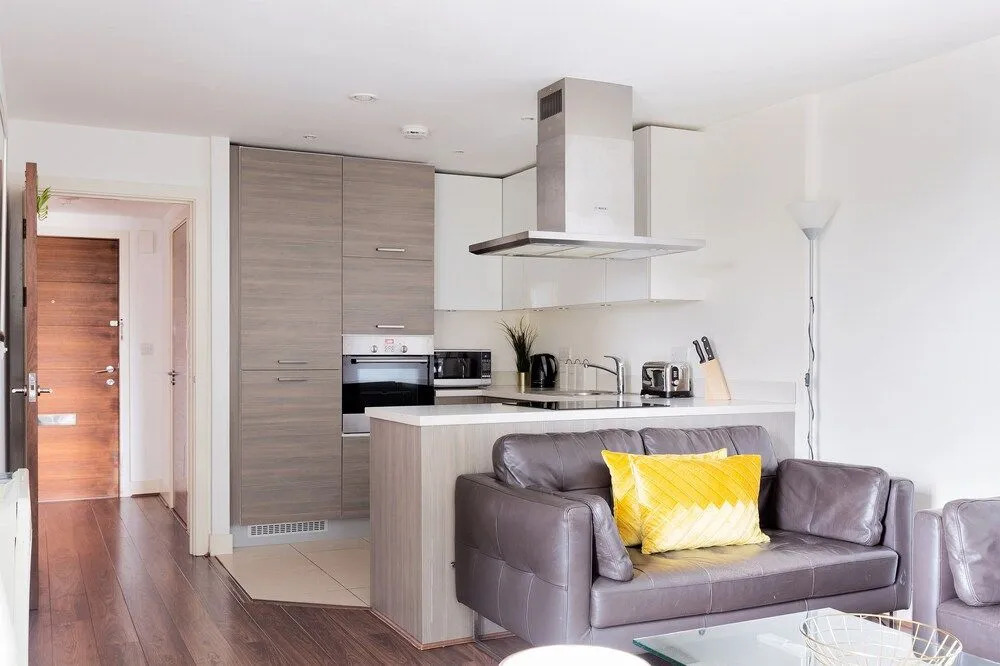 Sophisticated 2 Bed Flat with Balcony in Acton