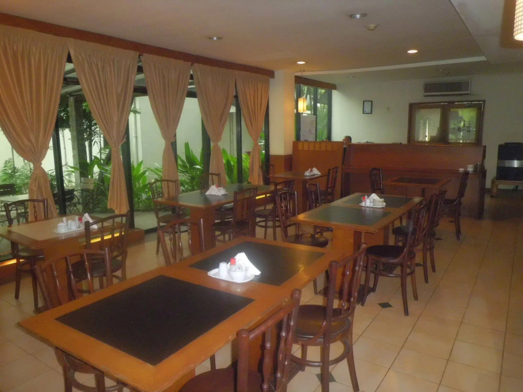 Shinju Apartment