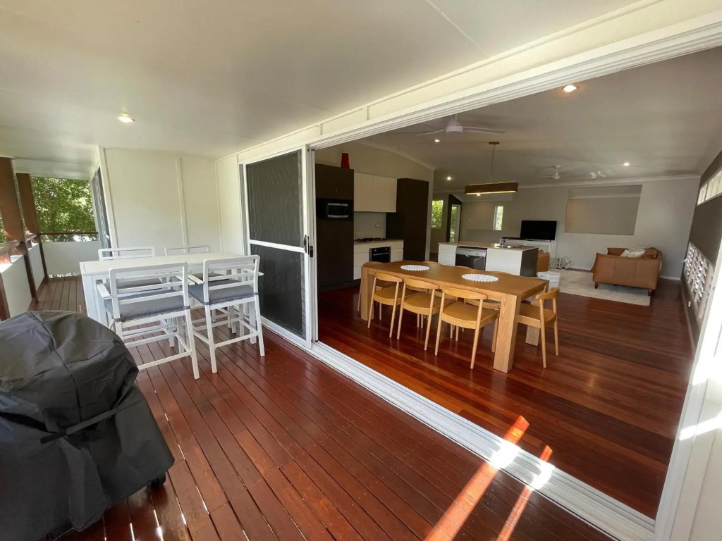 Banksia Beach House by Discover Stradbroke