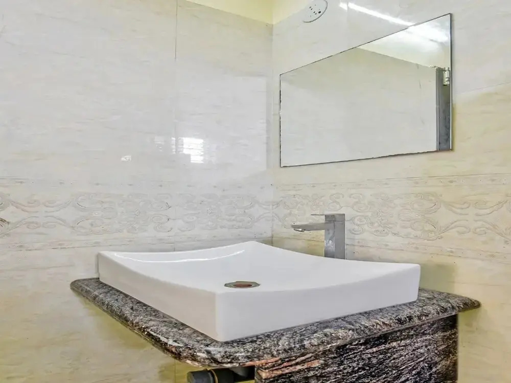 Nakshatra Comforts by OYO Rooms