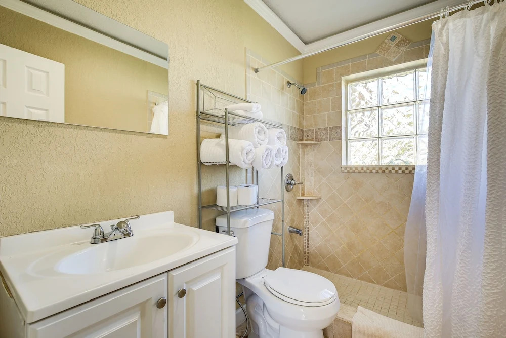 North Lauderdale Vacation Rental: 8 Mi to Beach!