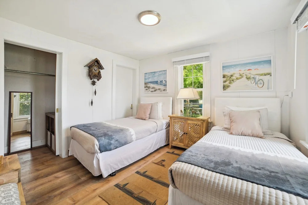 Boyne City Cottage: Walk to Downtown & Lake!