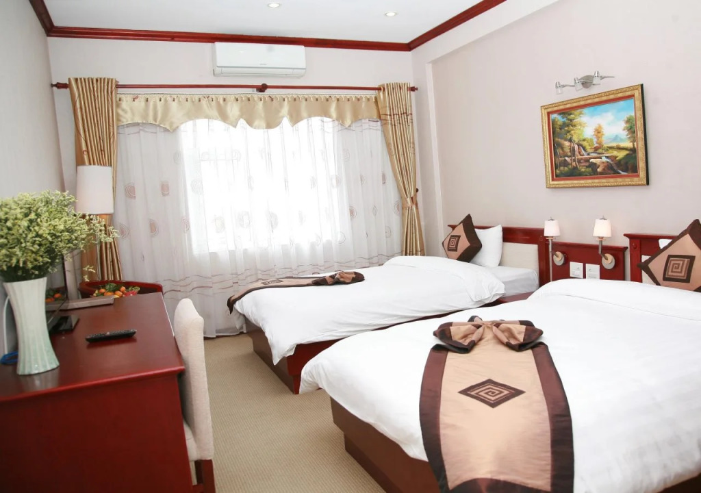Hòa Nam Hotel