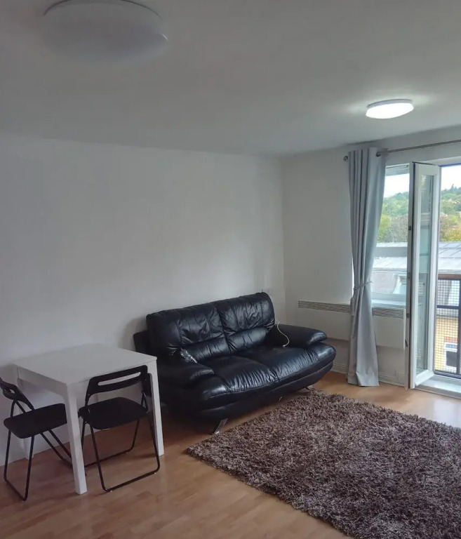 Cosy London Apartment Retreat - Colindale