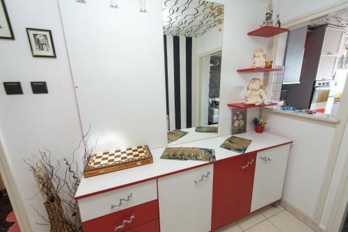 Apartment Adi