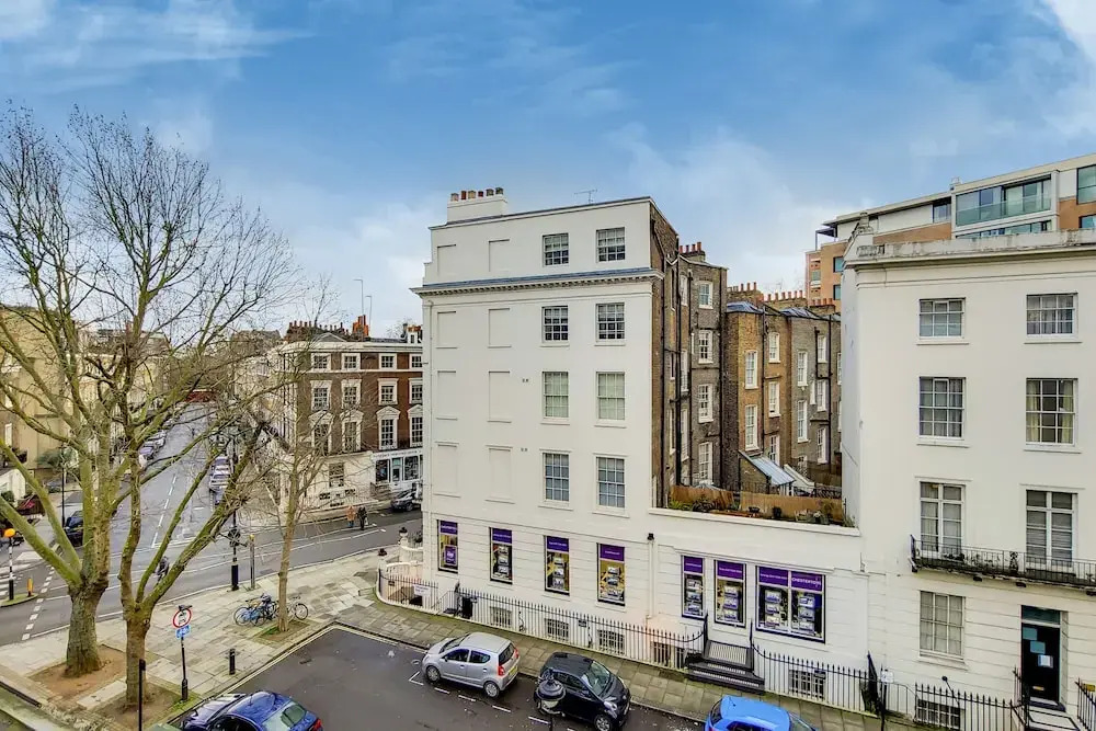 Stunning 4 Bed & 4 Bath House- Hyde Park
